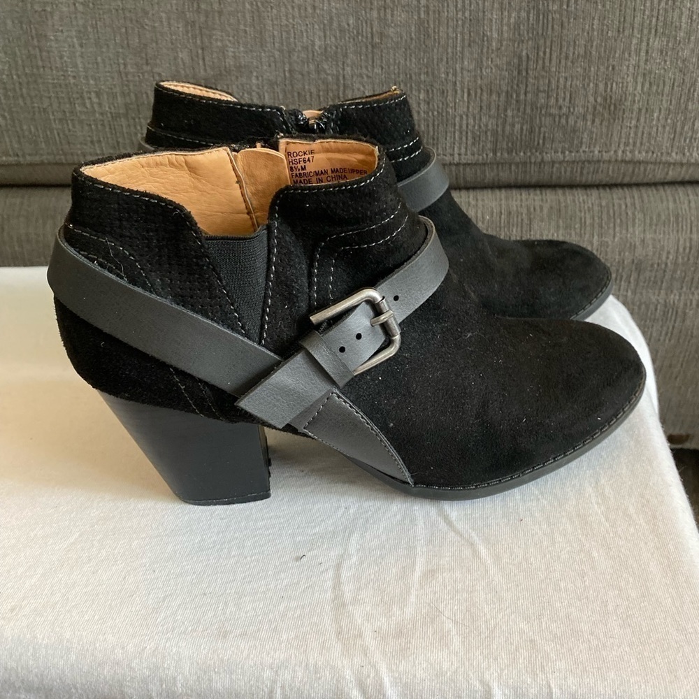 Ladies rampage ankle booties, buckle detail suede